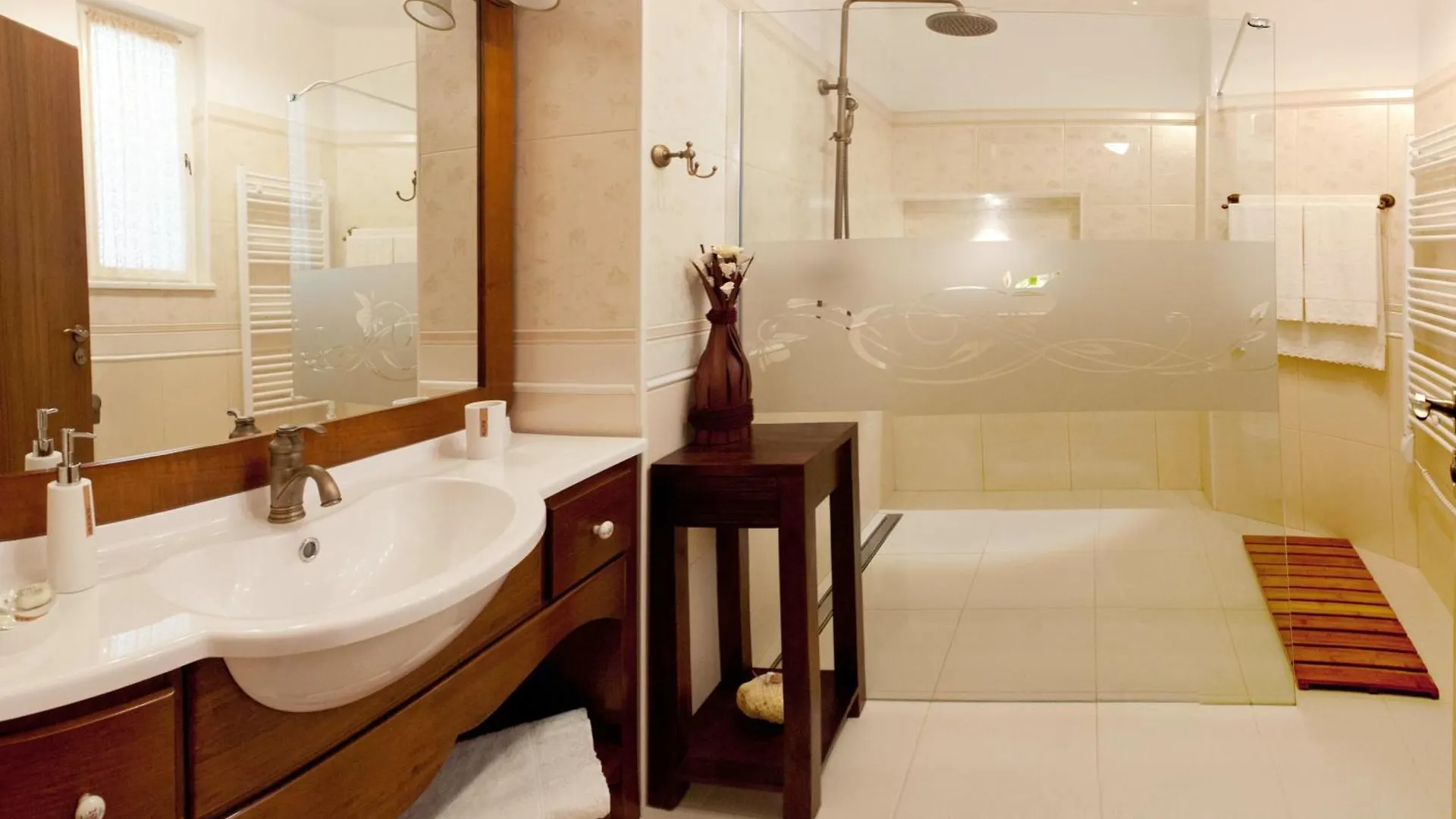 Guest house Unique Luxury Rooms Split