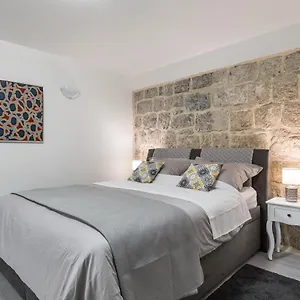 Appartement Studio Toniko